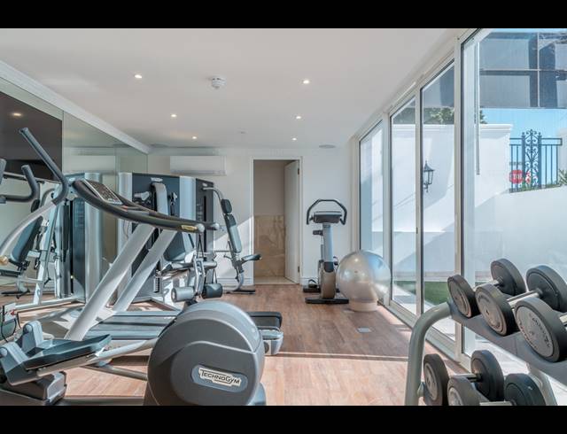 0.5 BEDROOM APARTMENT TO LET IN SEA POINT